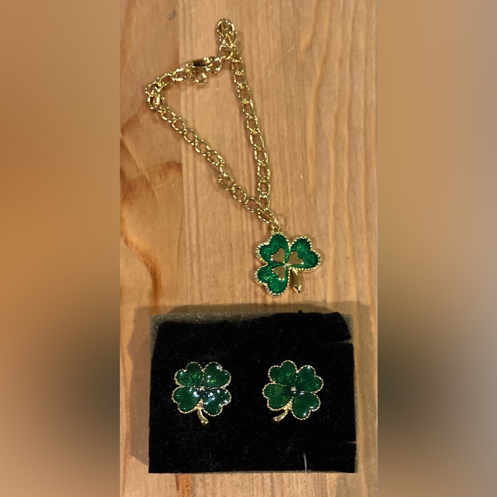 EUC Gold and Green Clover Bracelet and Earring Set